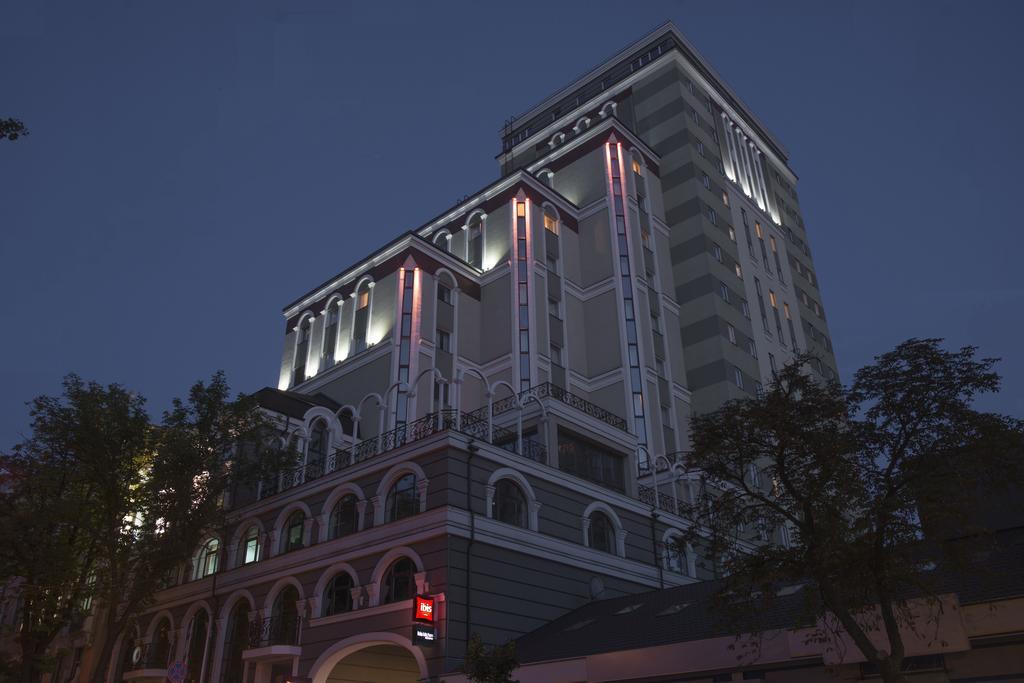 Ibis Center