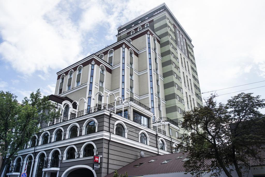 Ibis Center Hotel 3*