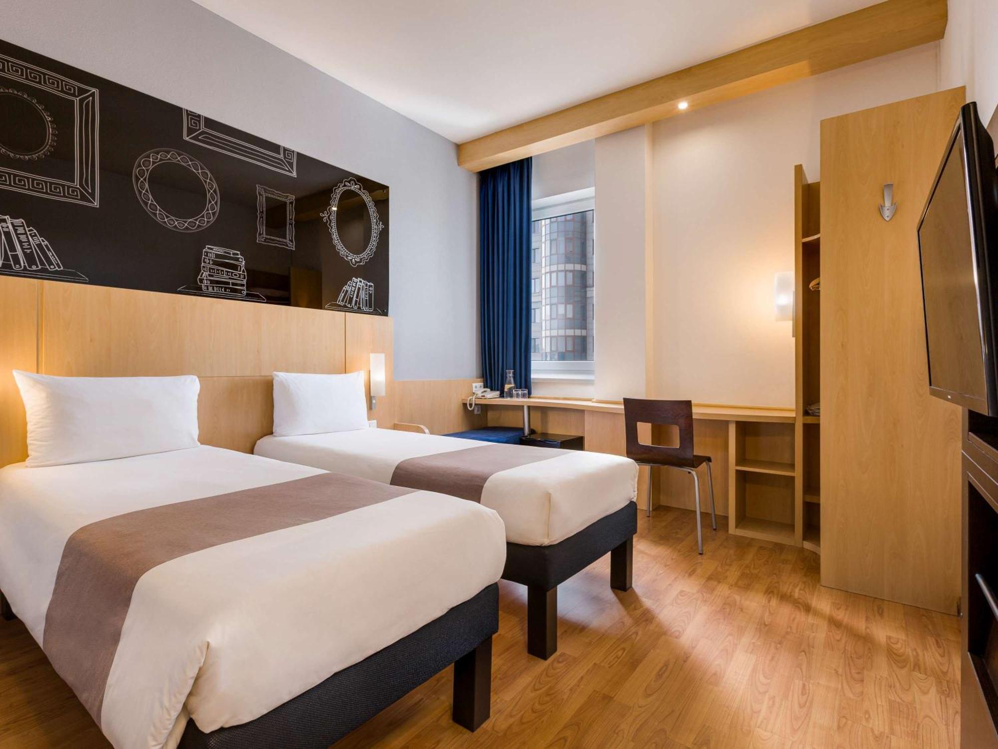 Ibis Center Hotel 3*